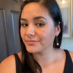 Meet your Posher, Flora